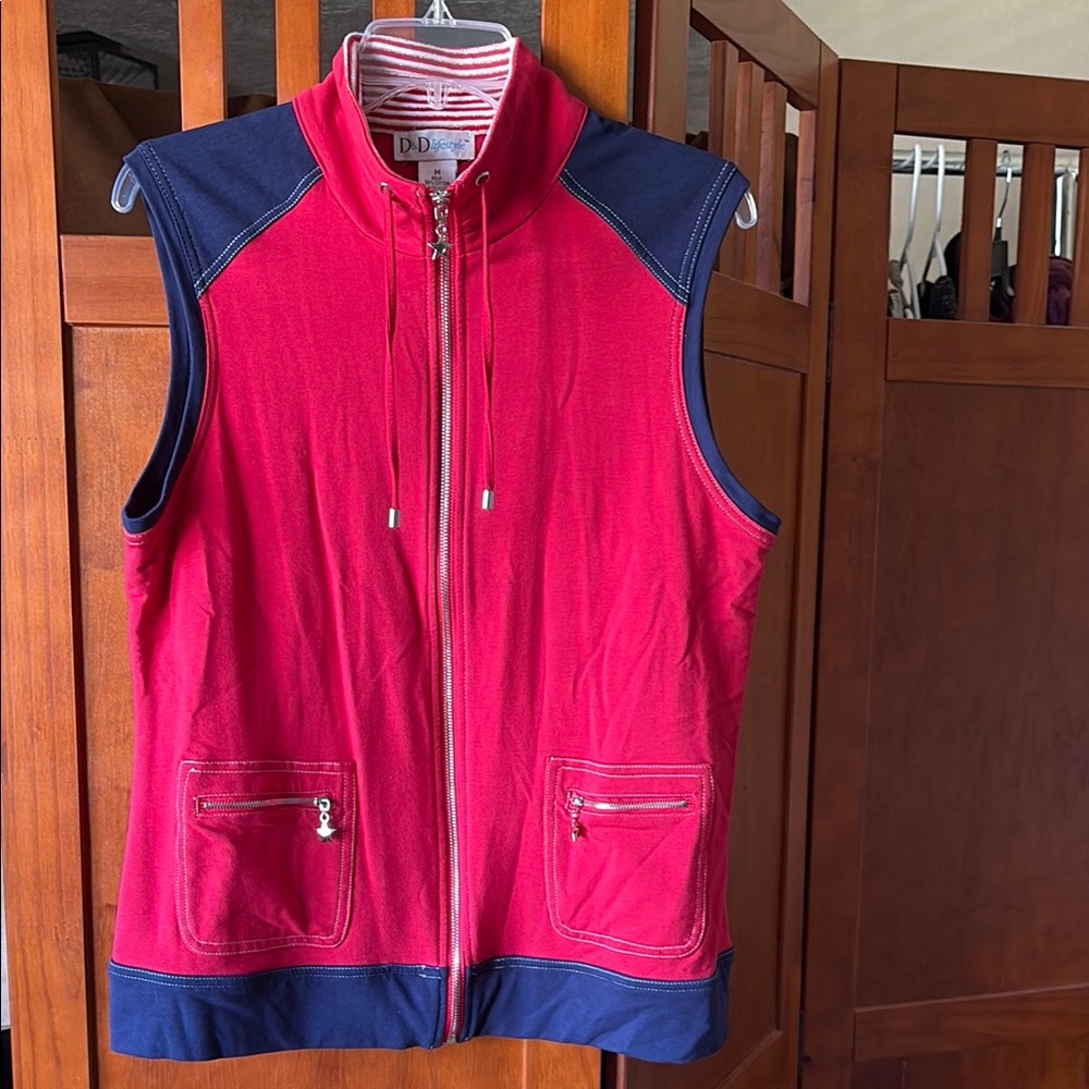 D&D Lifestyle Red and Blue Quilted Vest with Sporty Design